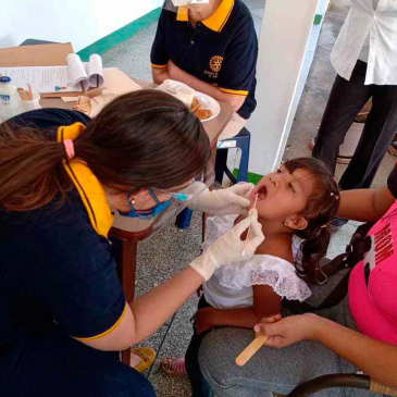 4370 “Ayúdame a Sonreír” atiende a niños en Rotary Anaco