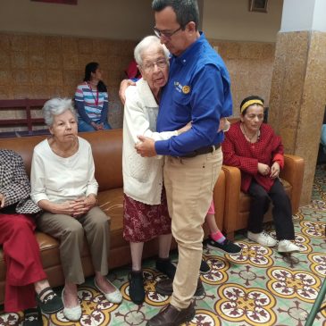 Rotary Mérida lleva «Alegría y Amor» a los adultos mayores